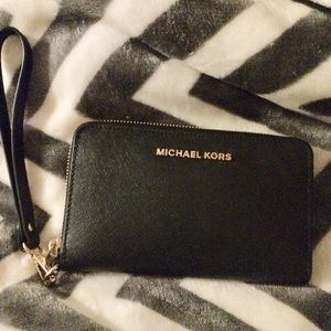 Michael Kors Wristlet